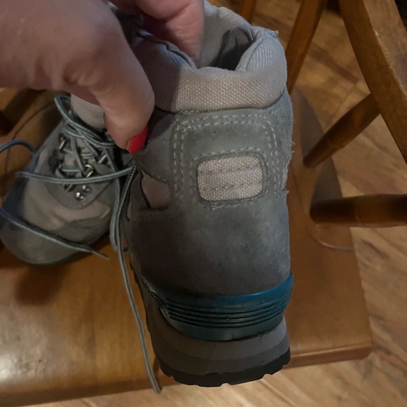 Vasque 7567 Gore-Tex Hiking Boots Lace Up Gray Tan Suede Men's Size 6.5. - Picture 3 of 6